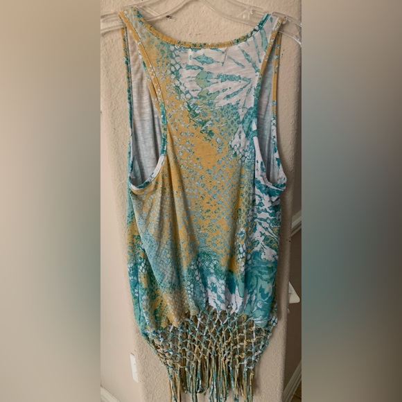 3 Medium tops. Good condition. (T5) - Picture 6 of 6